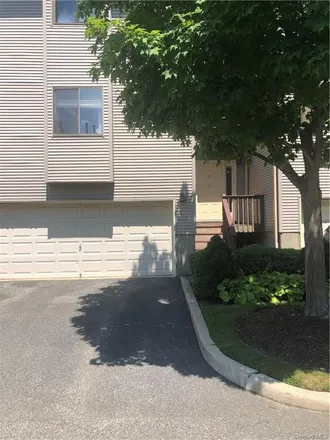 Buy this 1 bed condo on 6 Queens Court in Nanuet, NY 10954