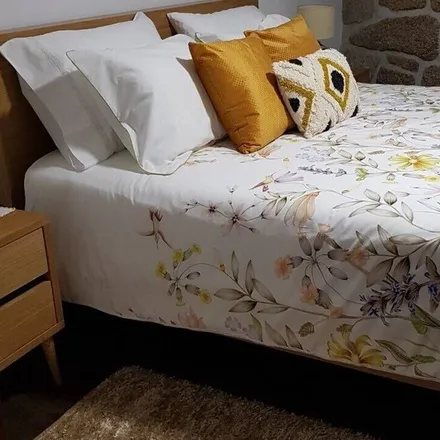 Rent this 2 bed house on 3570-180 Distrito de Faro