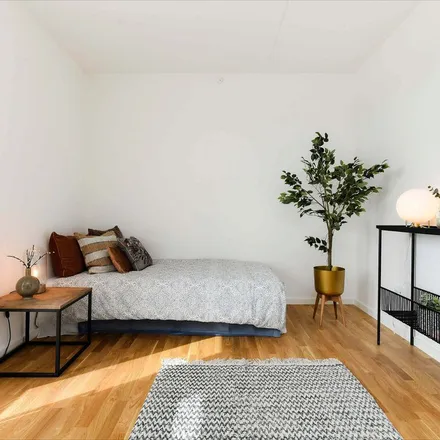 Rent this 4 bed apartment on Karen Schacks Vej 28 in 2800 Kongens Lyngby, Denmark