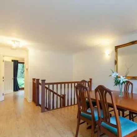 Image 6 - Dorchester Close, Oxford, OX3 8SS, United Kingdom - Apartment for sale