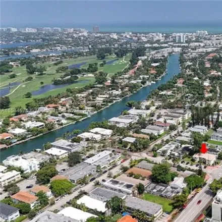 Image 4 - 7115 Rue Granville, Isle of Normandy, Miami Beach, FL 33141, USA - House for sale