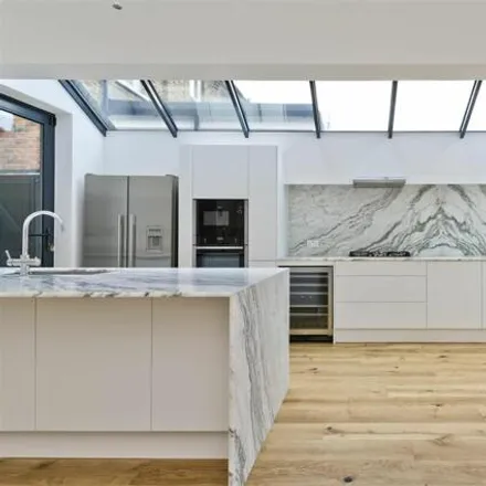 Image 1 - 2 Finstock Road, London, W10 6LT, United Kingdom - Townhouse for sale