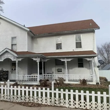Buy this studio house on 231 East Ash Street in Winfield, Henry County
