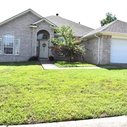 Buy this 3 bed house on 2437 Chestnut Path in Round Rock, TX 78664
