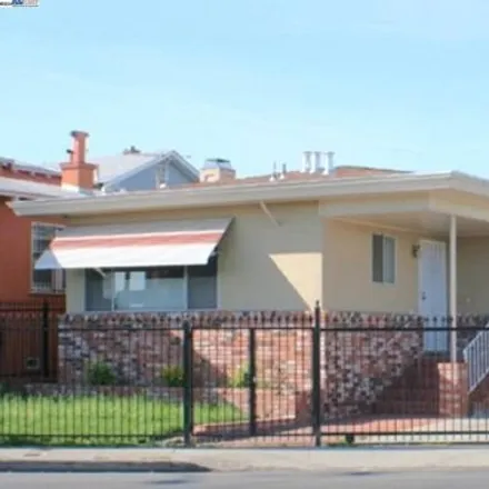 Buy this 3 bed house on 5026 Foothill Boulevard in Oakland, CA 94601