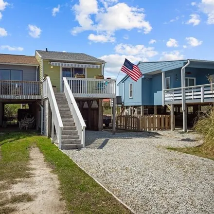 Buy this 1 bed house on 269 Sandpiper Drive in North Topsail Beach, NC 28460