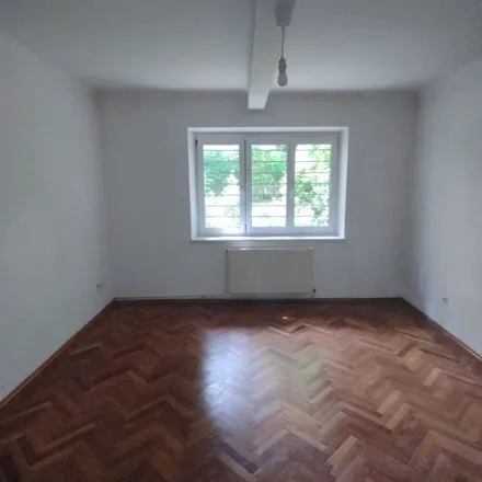 Rent this 2 bed apartment on Grinzinger Allee 48 in 1190 Vienna, Austria