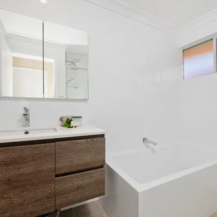 Image 3 - Boronia Crescent, North Haven NSW 2443, Australia - Apartment for rent