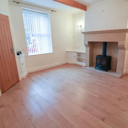 Rent this 2 bed townhouse on Whistle Stop Cafe and Play Centre in Surrey Street, Glossop