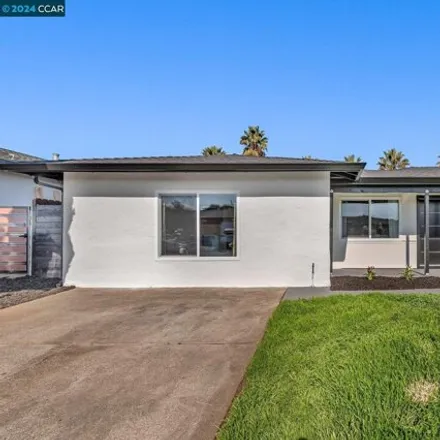 Buy this 3 bed house on 1606 Michigan Street in Fairfield, CA 94533