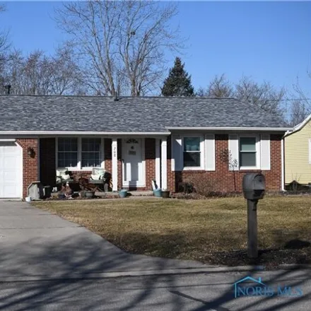 Buy this 3 bed house on 144 Westfield Avenue in Defiance, OH 43512