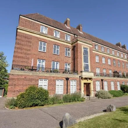 Rent this 2 bed apartment on The Croft in Woodstock Close, Oxford