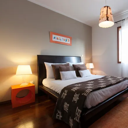 Rent this 2 bed apartment on Rua Académico Futebol Club 61 in 73, 81