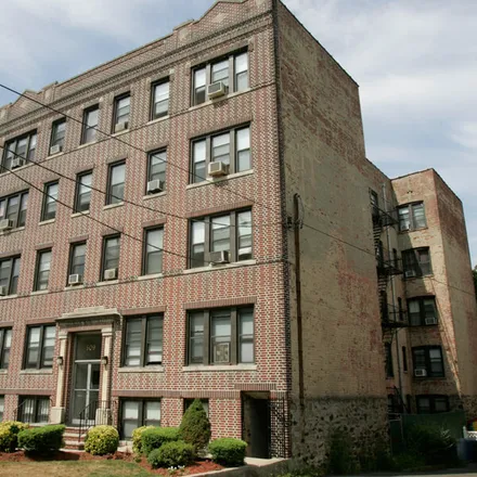 Rent this 1 bed apartment on Maples on Broad in 509 Broad Avenue, Palisades Park