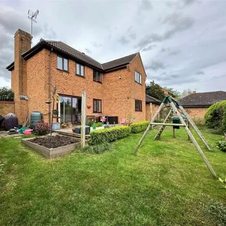 Buy this 4 bed house on Dove Close in Thorley, CM23 4JD