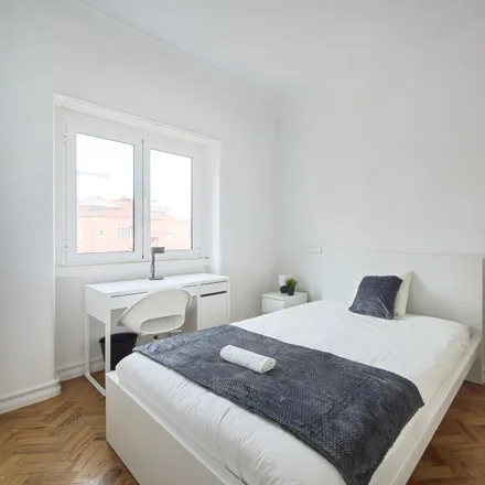 Rent this 9 bed room on Escola Básica 1 Bairro de São Miguel in Rua Jorge Ferreira de Vasconcelos, 1700-159 Lisbon