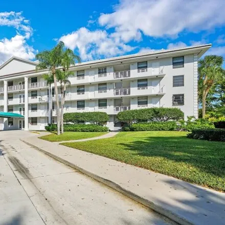 Rent this 2 bed condo on 3570 Whitehall Drive in West Palm Beach, FL 33401