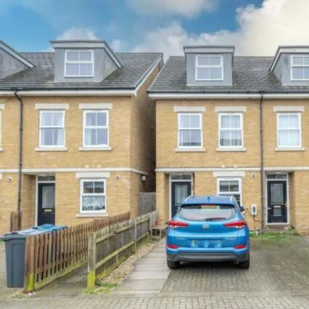Buy this 4 bed townhouse on Clay Court in Queensbury, London