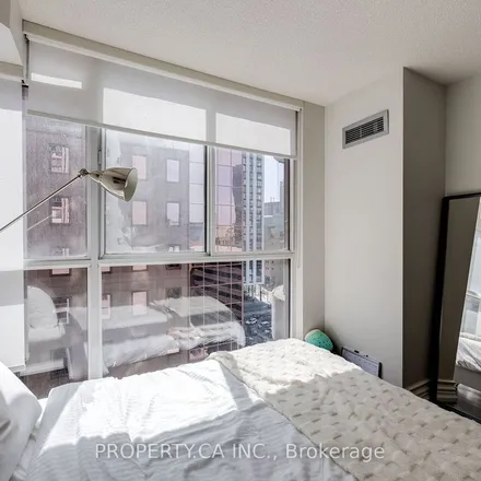Image 3 - Conservatory Tower, Hayter Street, Old Toronto, ON M5G 2J9, Canada - Apartment for rent