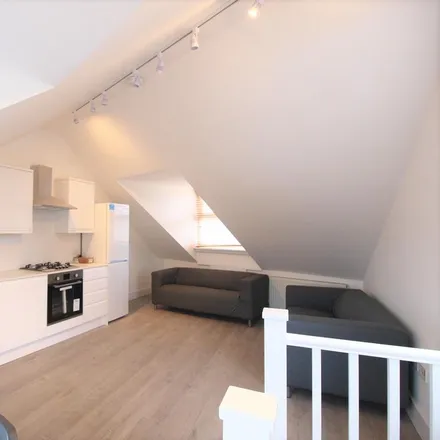 Rent this 3 bed apartment on Phelt Z Furniture Sales in Lambton Road, London