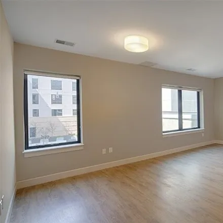 Image 3 - Axiom Apartments, 33 Rogers Street, Cambridge, MA 02142, USA - Apartment for rent
