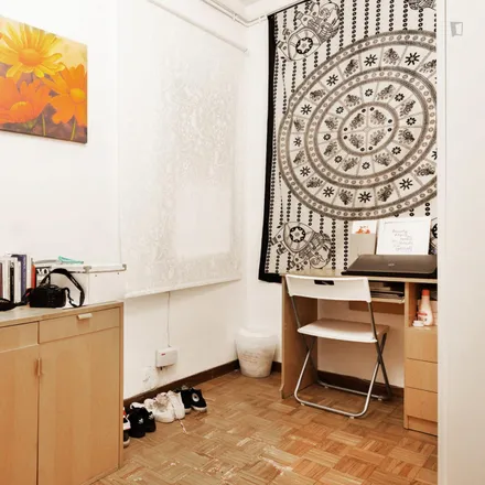 Rent this 3 bed room on Carrer dels Madrazo in 273, 08001 Barcelona