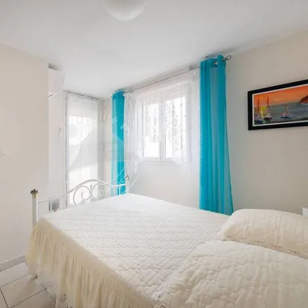 Rent this 2 bed house on Le Grau-du-Roi in Avenue des Arènes, 30240 Le Grau-du-Roi