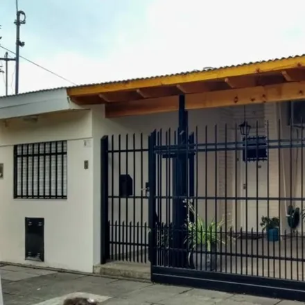 Buy this 2 bed house on 105 - Lynch Pueyrredón 4437 in Villa Coronel José María Zapiola, Villa Ballester