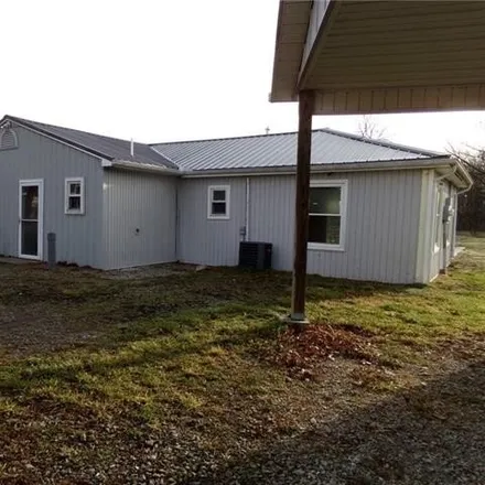 Buy this 2 bed house on 216 North Prairie Street in Hamilton, Caldwell County