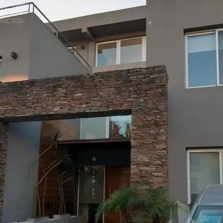 Buy this 5 bed house on Derqui 998 in Centro, 1878 Quilmes