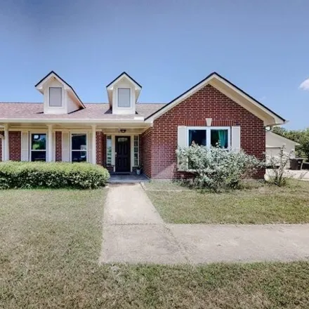 Rent this 3 bed house on 2966 Amber Lane in Fort Bend County, TX 77471