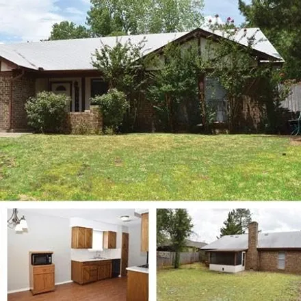 Rent this 3 bed house on 814 Rockwall Drive in Euless, TX 76039