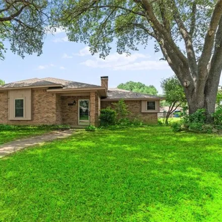 Buy this 3 bed house on 147 La Fawn Circle in Garland, TX 75043