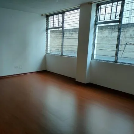 Image 2 - San Ignacio Y Humboldt, Avenida 10 de Agosto, 170102, Quito, Ecuador - Apartment for rent