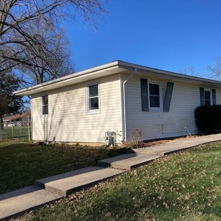 Buy this 4 bed house on 376 East Burks Street in Sturgeon, Boone County