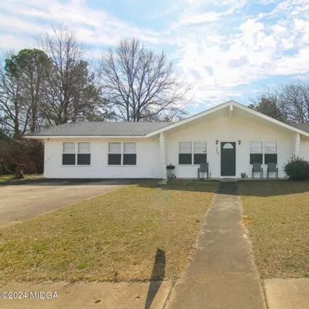Buy this 4 bed house on 407 Greenbriar Road in Honey Ridge Plantation, Warner Robins