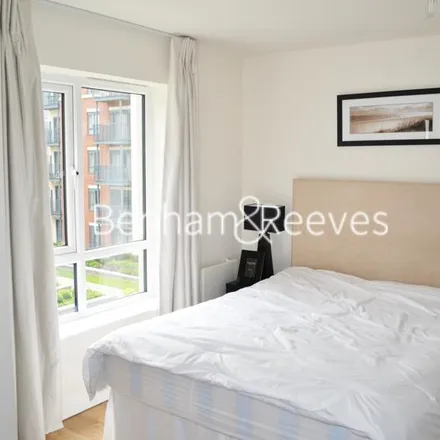 Image 8 - Erwin House, Commander Avenue, London, NW9 5ZG, United Kingdom - Apartment for rent