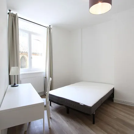 Rent this 5 bed apartment on 5 Rue Crépu in 38000 Grenoble, France