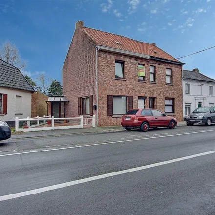 Rent this 3 bed apartment on Rue des Déportés 12 in 7740 Pecq, Belgium