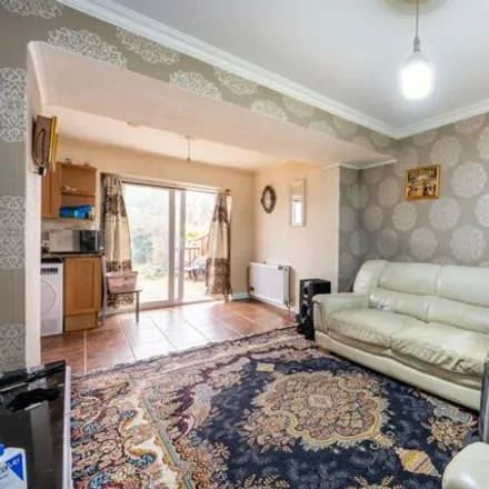 Buy this 3 bed townhouse on Coniston Avenue in London, UB6 8DW