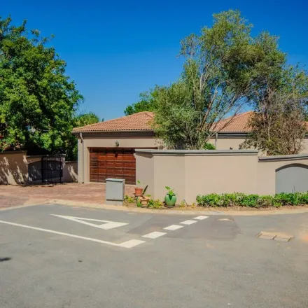 Rent this 3 bed apartment on Willow Grove Lane in Craigavon, Randburg