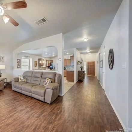 Image 7 - 957 Avery Parkway, New Braunfels, TX 78130, USA - House for sale