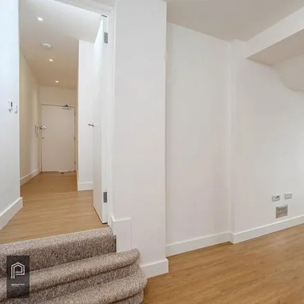Rent this 1 bed apartment on 185 Dyke Road in Brighton, BN3 1UY
