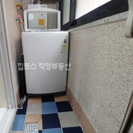 Rent this 2 bed apartment on 서울특별시 강남구 논현동 157-32