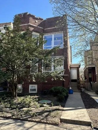 Rent this 3 bed house on 1141 West Columbia Avenue in Chicago, IL 60626