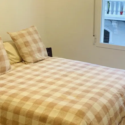 Rent this 2 bed room on Calle de Alcalá in 28027 Madrid, Spain