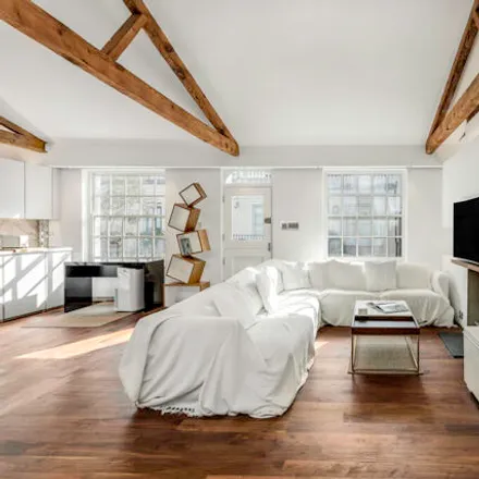 Rent this 1 bed house on 43 Holland Park Mews in London, W11 3SX