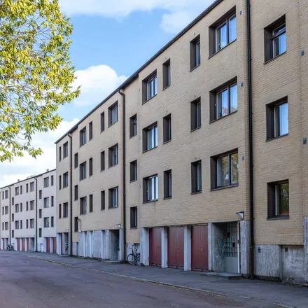Rent this 3 bed apartment on Petersbergsgatan in 653 47 Karlstad, Sweden