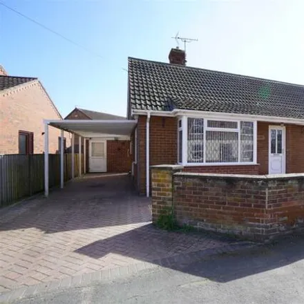 Buy this 2 bed house on High Street in Eastrington, DN14 7PH