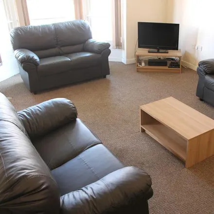 Rent this 6 bed apartment on Tetris UK in 251 Mansfield Road, Nottingham